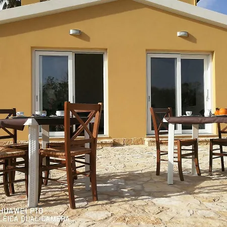 Bed & Breakfast Fiori Di Pesco 2*